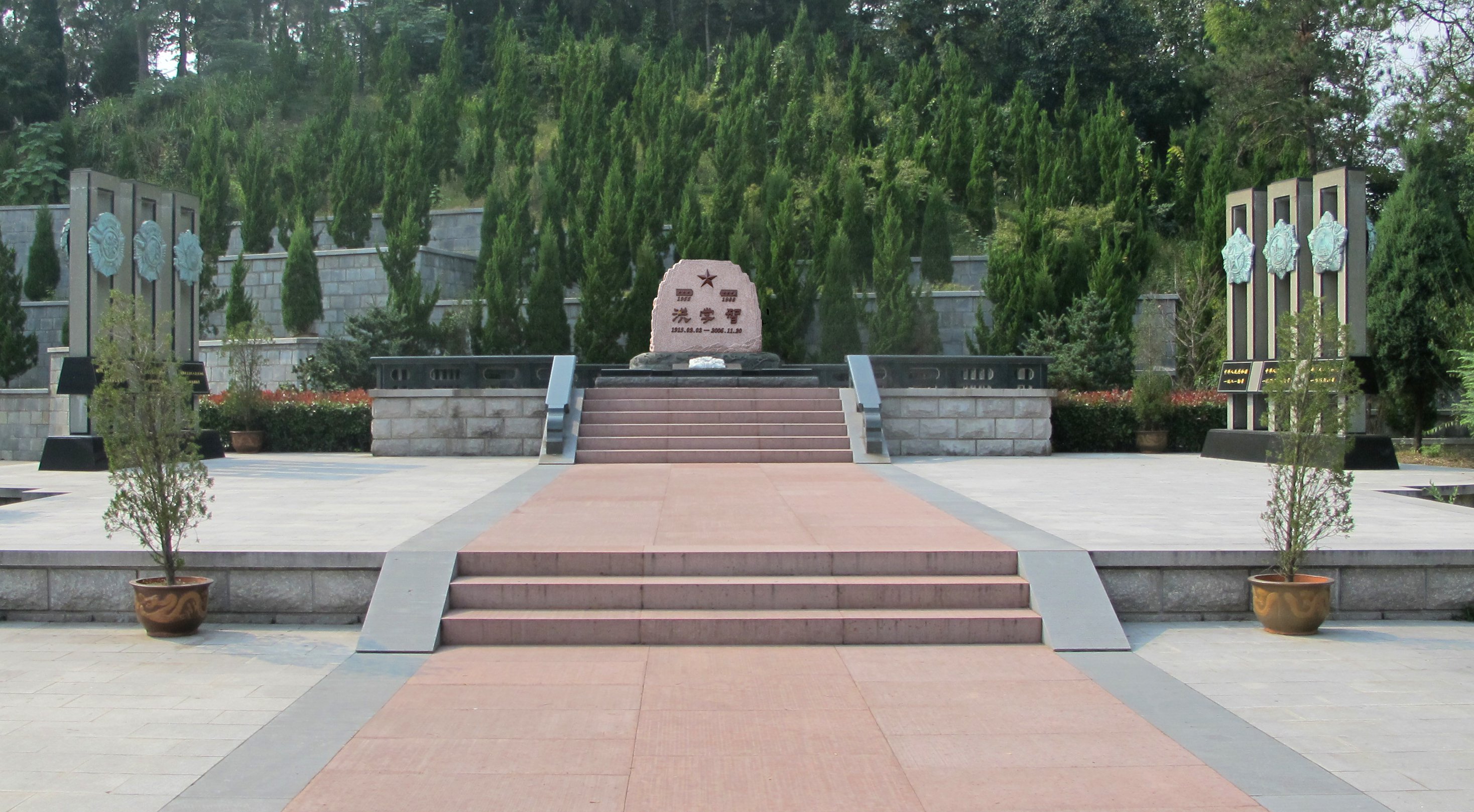 石上春秋：碑雕艺术中的性命叙事与民族影象