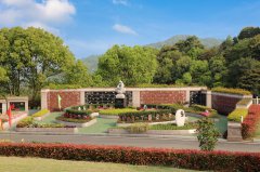 “不立碑，不占地”：我们选择让性命，以更浪漫的方式一连